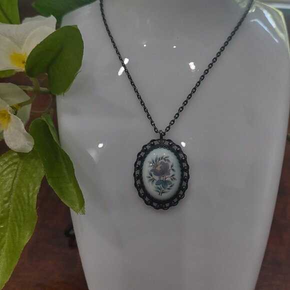 Vintage Porcelain Hand Painted Pendant Necklace - Picture 6 of 6